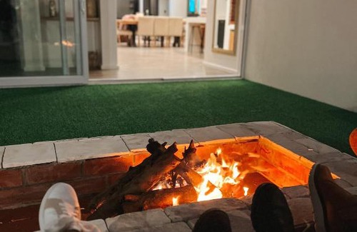Robertson Apartment | Back 9 Guest House