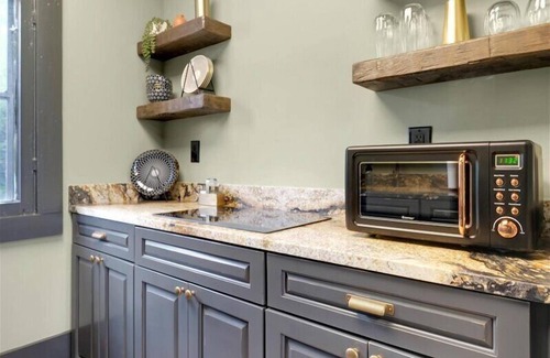 La Grange Apartment | Back Room Bungalow - Lagrange