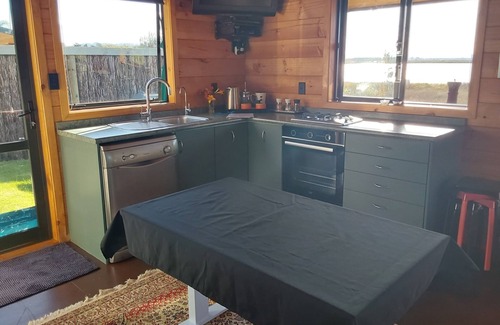 Whakamarama Cabin | Back to Basics in a 5 star location