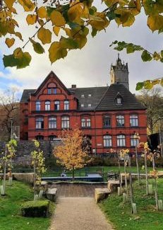 Pellenz Apartment | back to school (rote Schule)