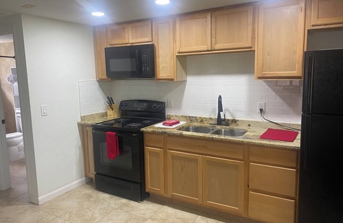 Bearss Plaza Apartment | Backyard Escape 2nn