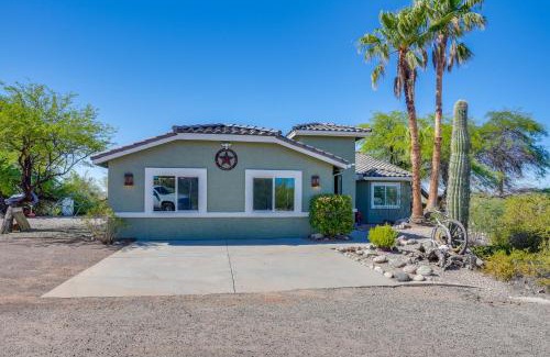 Wickenburg House | Backyard Oasis and Hot Tub Mtn-View Wickenburg Home