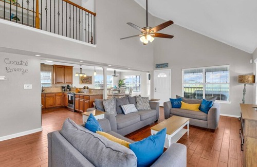 Indian Beach House | Backyard Oasis, Hot Tub and 2 Shaded Decks!