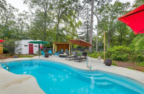 Sumter Apartment | Backyard Oasis with Pool Sunny Sumter Studio!