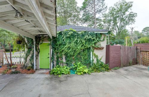Sumter Apartment | Backyard Oasis with Pool Sunny Sumter Studio!