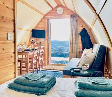 Tarbet Ski Chalet | Badcall Bay Retreat