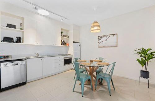 Rainbow Beach House | Baden 52 Rainbow Shores. Aircon. Wifi