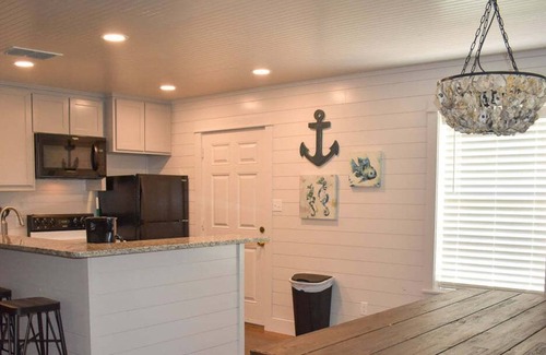 Riviera Beach Cabin | Baffin Bay fishing lodge and water sports
