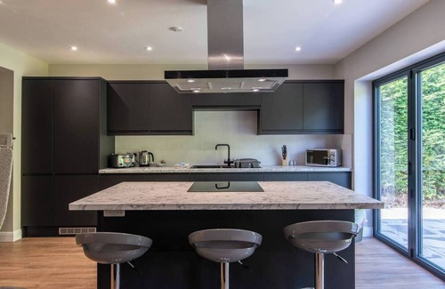 Edwinstowe House | Bagworth House - Spacious 4BR Bungalow in Leicestershire