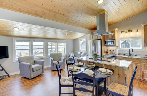 North Bay Cottage | Baileys Harbor Waterfront Vacation Rental w/Grill