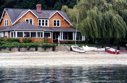 Rollingbay House | Bainbridge Island (Puget Sound):No-Bank Waterfront Sandy Beach