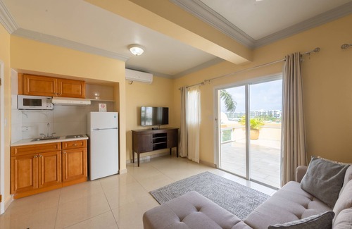 Simpson Bay Hotel | Baker's Suites