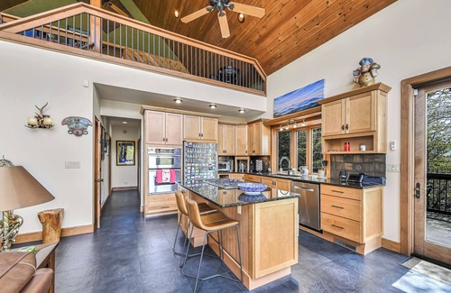Fairview Cabin | Baker’s Bluff - Stunning Mtn Views & Luxury in WNC. Pet Friendly!