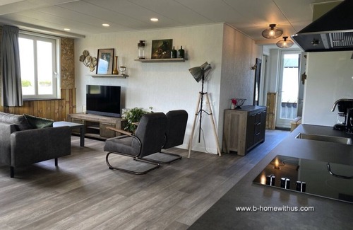 Municipality of Castricum House | BAKKUM: beautifully and comfortably furnished apartment with Airco, close to the beach!