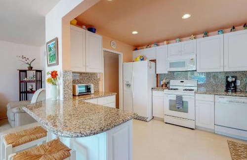 West Newport House | Balboa Blue Lagoon