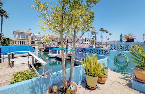 West Newport House | Balboa Blue Lagoon