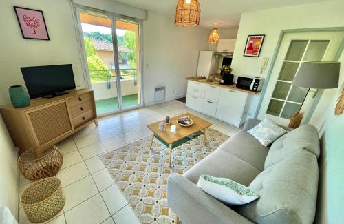 Muret Apartment | " Balcon Nature " Terrasse - TV - Fibre