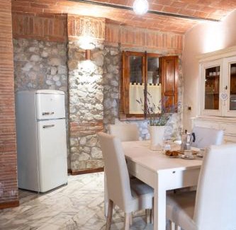 San Miniato Apartment | Balconevisi Elegant Home