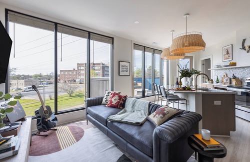 Five Points House | Balcony + 5Min to DT Nash | The Outrider 2BR Suite
