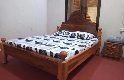 Stone Town House | Balcony Bliss & Private Bath at Mamdalis
