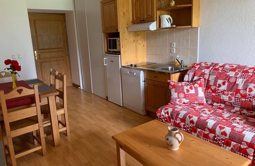 Giez Apartment | BALCONY GOLF with pool 5 minutes from Lake Annecy mountains of Haute Savoie