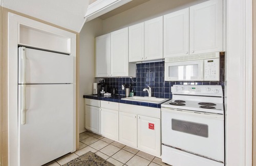 Downtown Apartment | Balcony on Duval - Duval Dream Loft