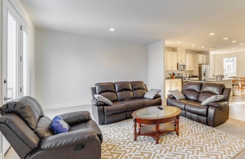Gainesville House | Balcony & Pool Access: Modern Gainesville Home
