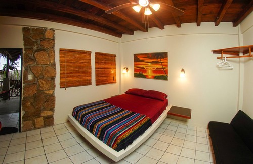 Montanita Bed & Breakfast | Balcony Suite-Pool & Jacuzzin- Beachfront at the Pointn