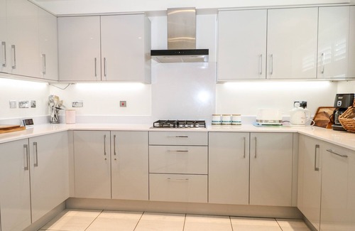 Hartley Wintney House | BALDWIN CLOSE, character holiday cottage in Hartley Wintney
