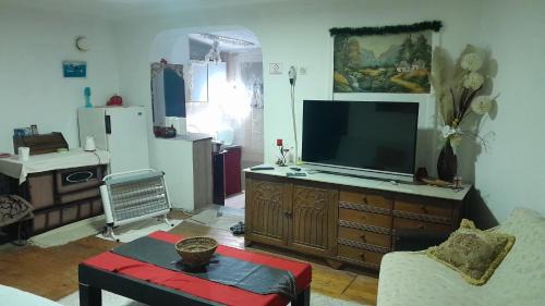 Skopje House | Balkan Rose Cottage