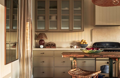 Ballandean Other | Ballandean Lodge -110-year-old grand Queenslander set on a 6 acre olive grove.