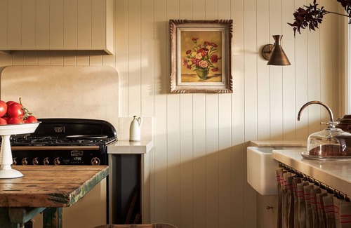 Ballandean Other | Ballandean Lodge -110-year-old grand Queenslander set on a 6 acre olive grove.