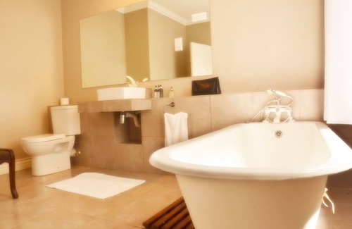 Harare East Cabin | Ballantynes Lodge