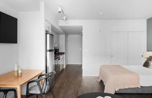 West Woodland Apartment | Ballard studio w bbq wd nr shops SEA-647