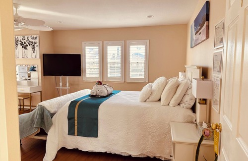 Temecula House | Balloons and Wine