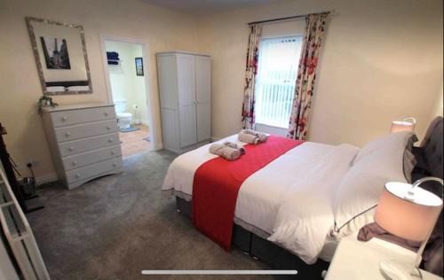 Lisnagunogue Villa | Ballyconnelly Cottages, Galgorm area