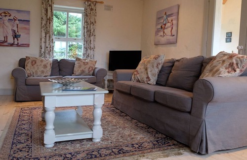 Ballyvaughan Cottage | Ballyvaughan No 15 - a bungalow that sleeps 7 guests in 3 bedrooms