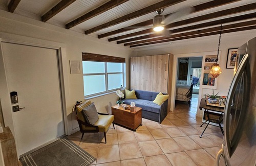 Shady Banks Cottage | Bamboo Cottage: Tropical Vibe Beach-style Cottage
