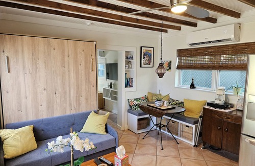 Shady Banks Cottage | Bamboo Cottage: Tropical Vibe Beach-style Cottage