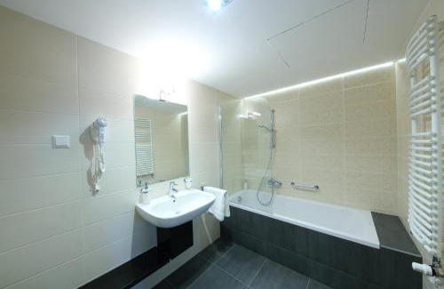 Velence Apartment | Bamboo Garden & Wellness
