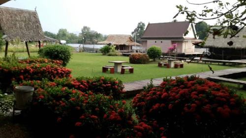 Ban Tai Resort | Bamboo House Resort