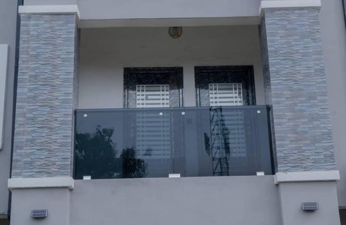 Surulere Apartment | Bamgbose Apartments - Sleeps 2 - Balcony - Parking