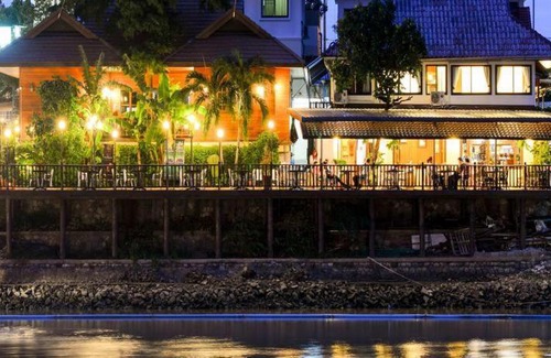 Samphao Lom House | Ban U Thong Accommodations