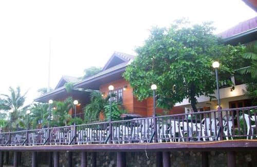 Samphao Lom House | Ban U Thong Accommodations