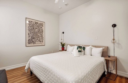 Orlovista Hotel | Banana Leaf Villa-Vintage Vibes Premium Room