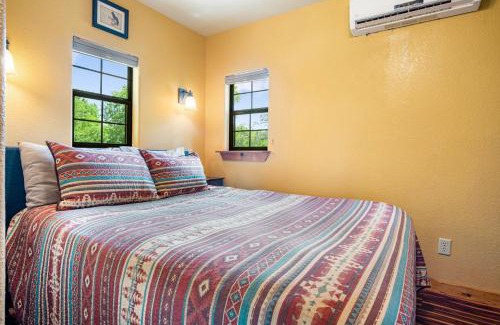 Bandera House | Bandera Stronghold - Crazy Horse Cabin