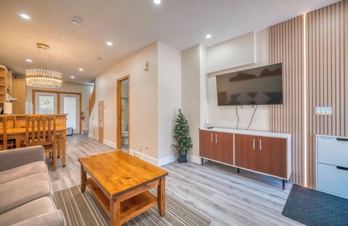 Harvie Heights House | Banff woods lodge-Combo Two Townhouse Door by Door