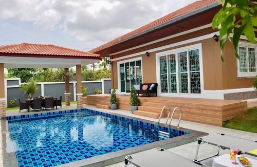 Bang Sare Villa | Bang Saray Luxury garden pool villa