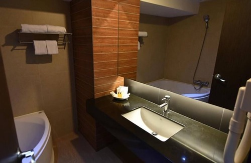 Thanon Phetchaburi Hotel | Bangkok City Hotel