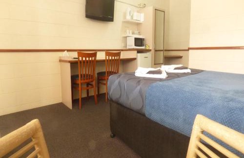 Rosslea Hotel | Banjo Paterson Motor Inn